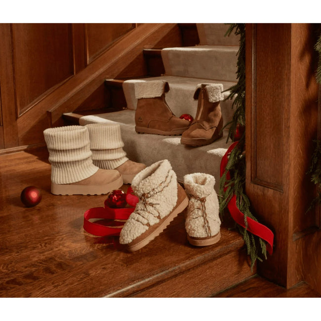 No Boundaries Women's Foldover Sweater Faux Fur Boots